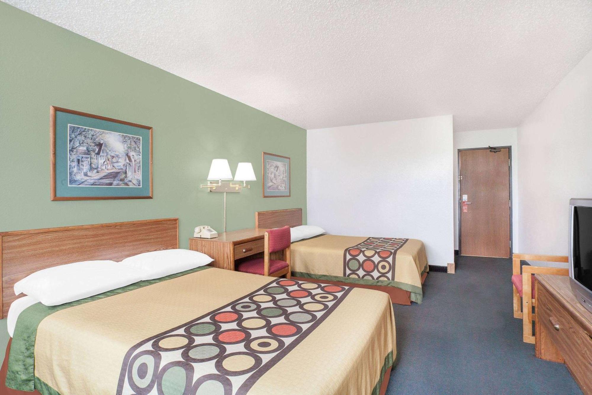 Super 8 By Wyndham Queensbury Glens Falls Extérieur photo