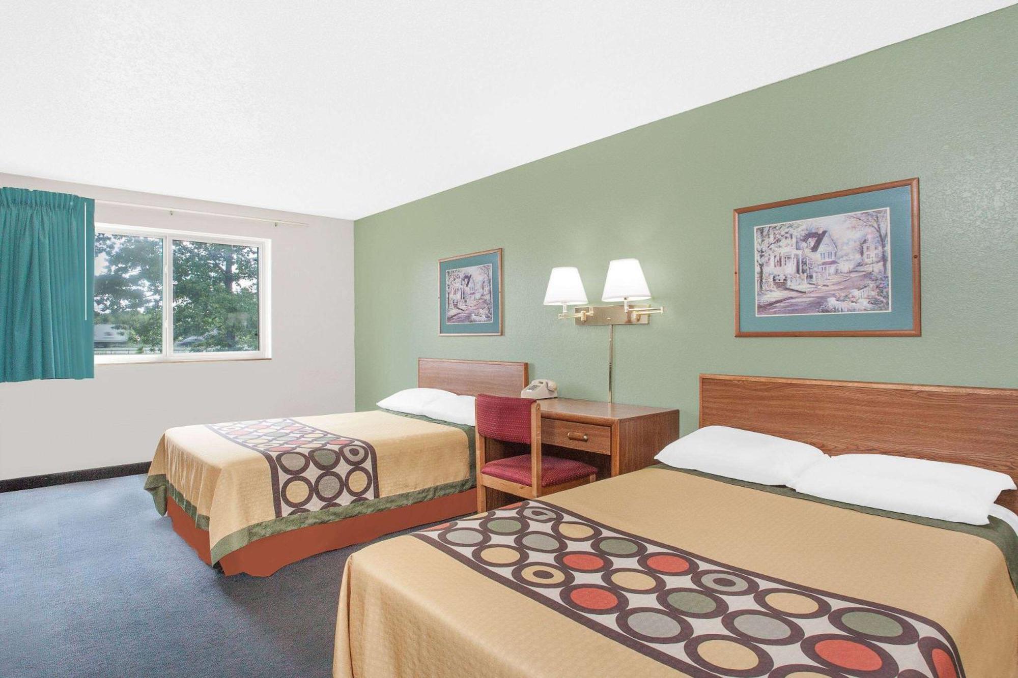 Super 8 By Wyndham Queensbury Glens Falls Extérieur photo